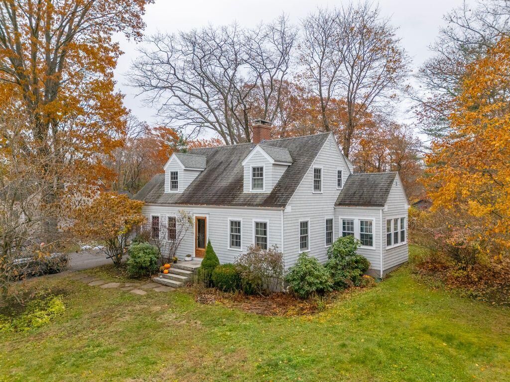 Photo of 40 Stonybrook Road, Cape Elizabeth, ME 04107 (MLS # 1643359)