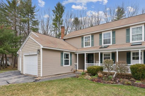 Photo of 16 Dunnhill Drive #26, Kennebunk, ME 04043 (MLS # 1658405)