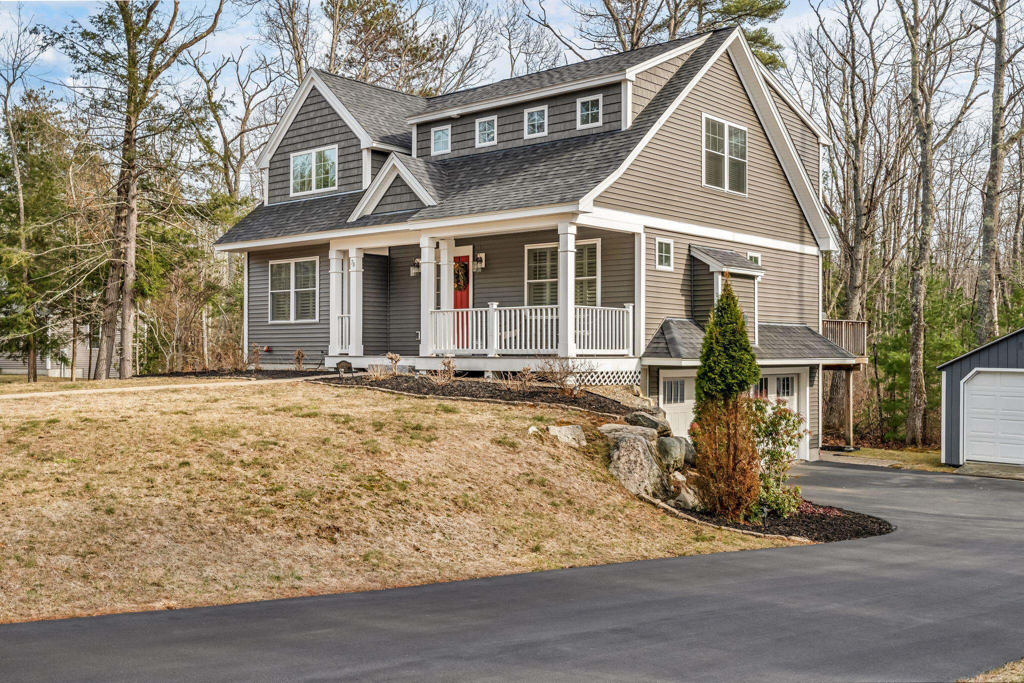 70 Rose Way