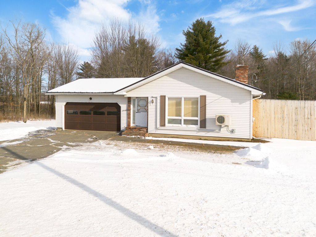 Photo of 973 Hinckley Road, Clinton, ME 04927 (MLS # 1645835)