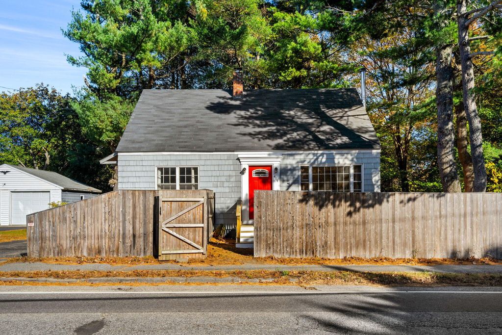 Photo of 404 Lincoln Street, South Portland, ME 04106 (MLS # 1641402)