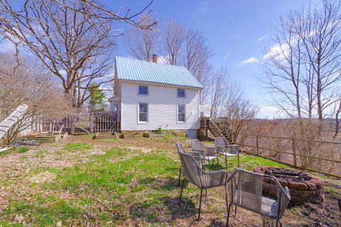 Photo of 313 W Meadow Road, Thomaston, ME 04861 (MLS # 1658422)