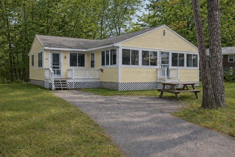 Photo of 18 Scenic View Drive, Naples, ME 04055 (MLS # 1658451)
