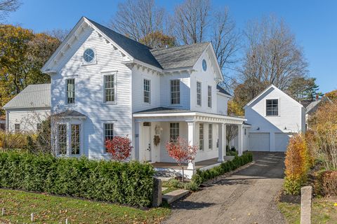 Photo of 37 South Street, Yarmouth, ME 04096 (MLS # 1642879)