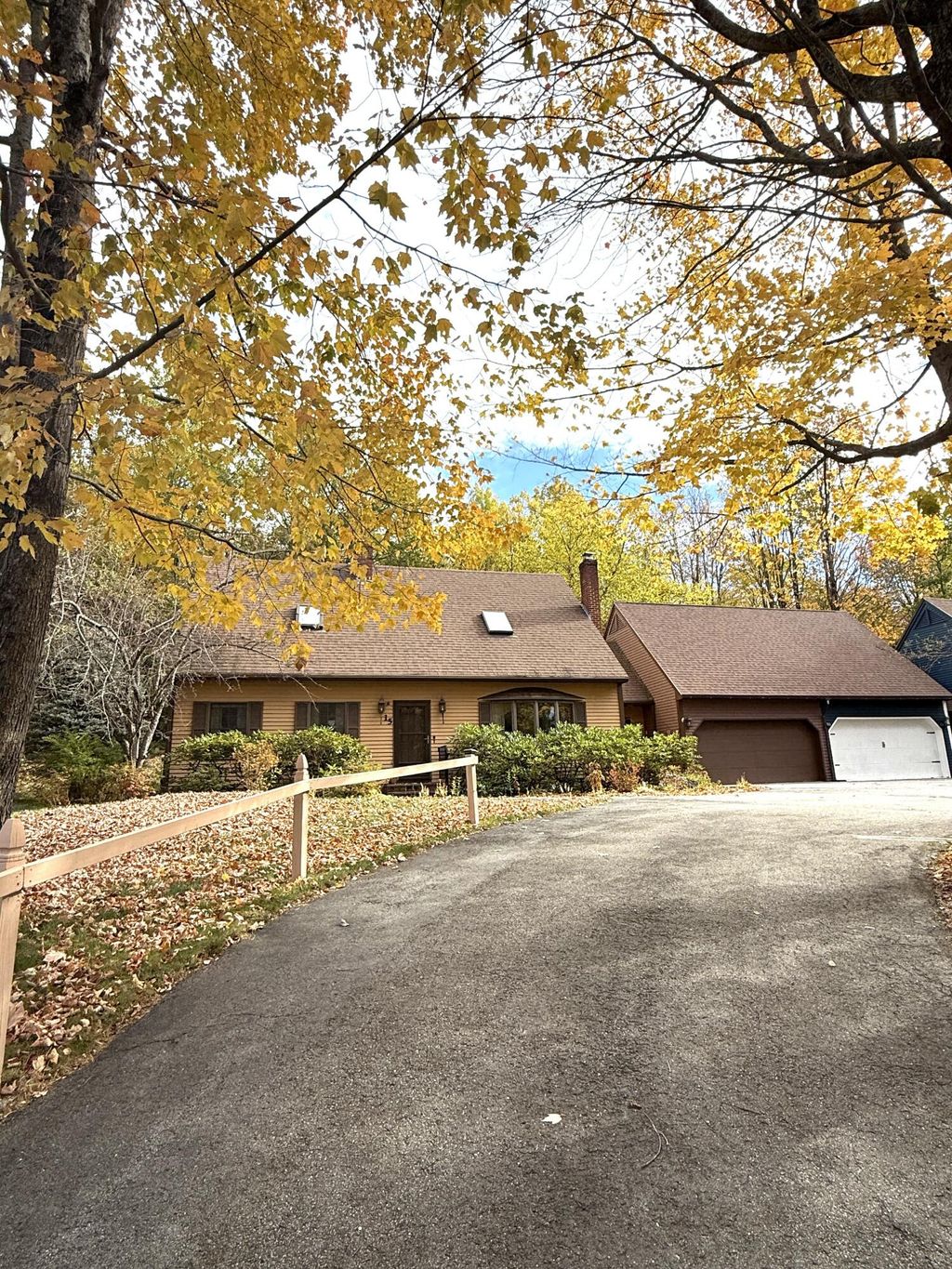 Photo of 15 Country Club Drive, Auburn, ME 04210 (MLS # 1642164)