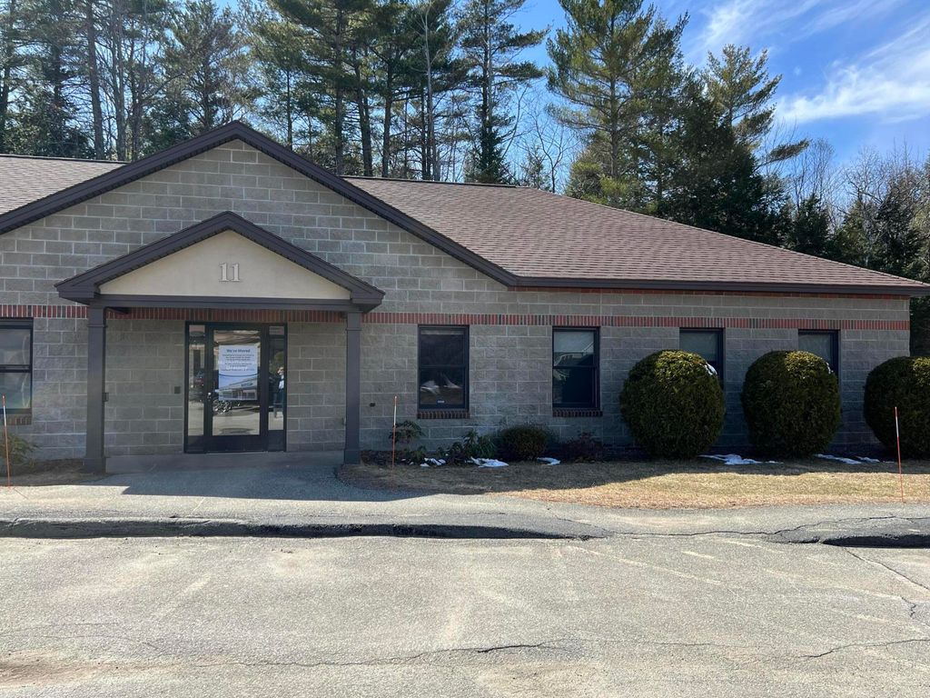 Photo of 11 Evergreen Drive, Oakland, ME 04963 (MLS # 1653066)