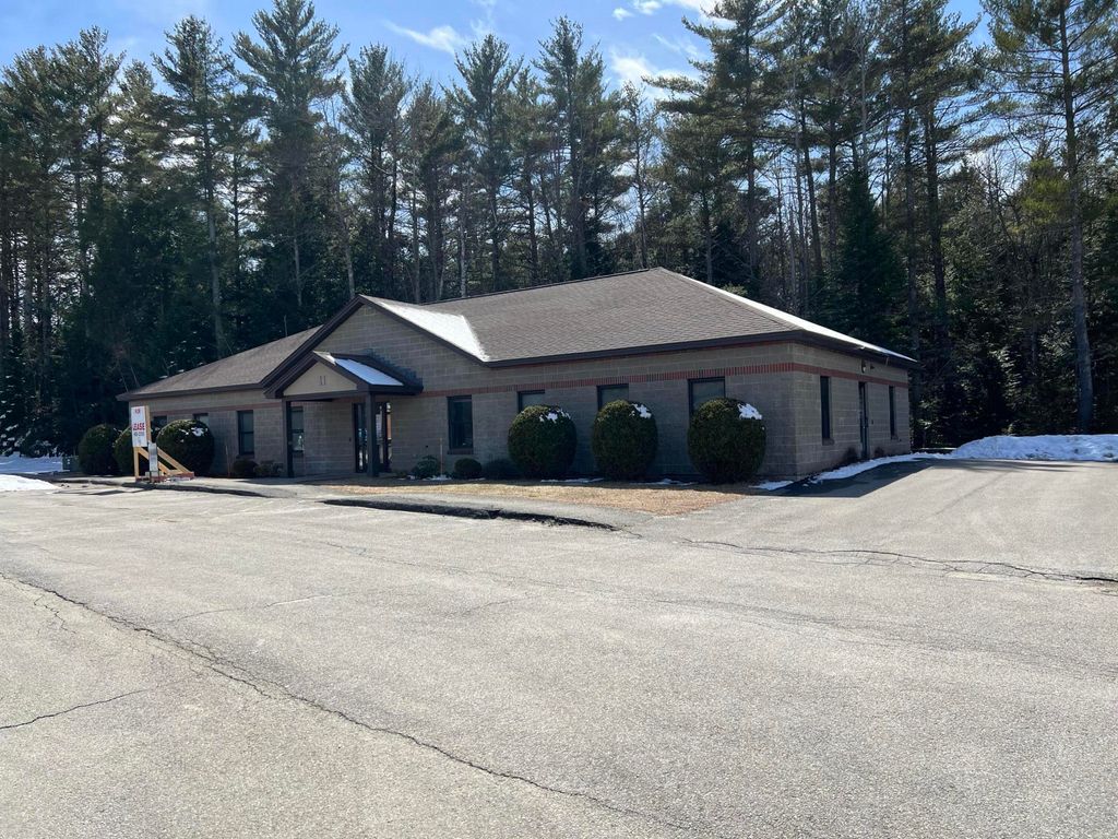 Photo of 11 Evergreen Drive, Oakland, ME 04963 (MLS # 1653066)