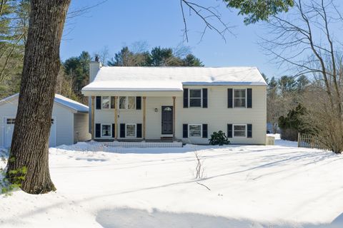 Photo of 5 Partridge Lane, Gray, ME 04039 (MLS # 1650345)