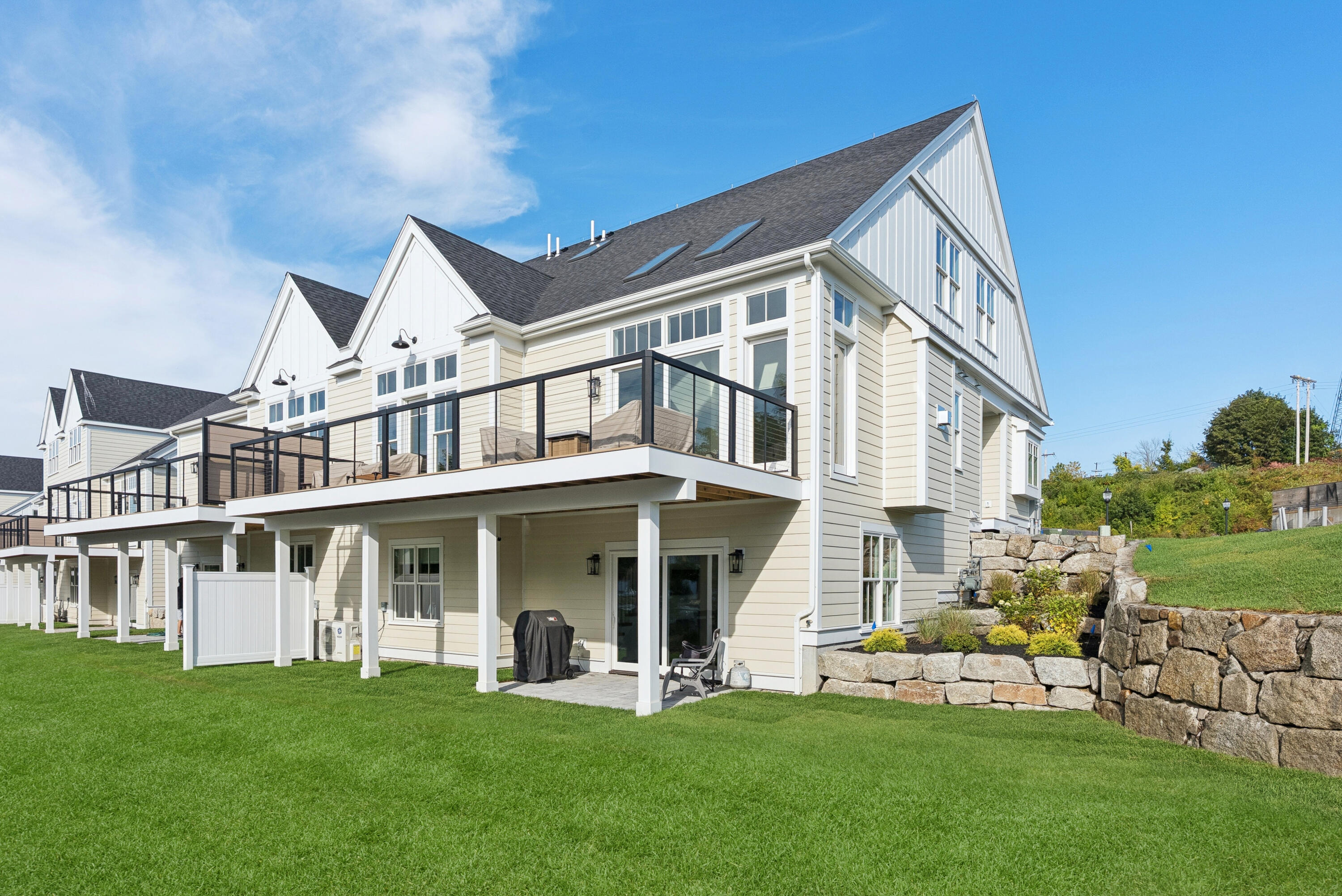 7 Isle Ave Avenue 101