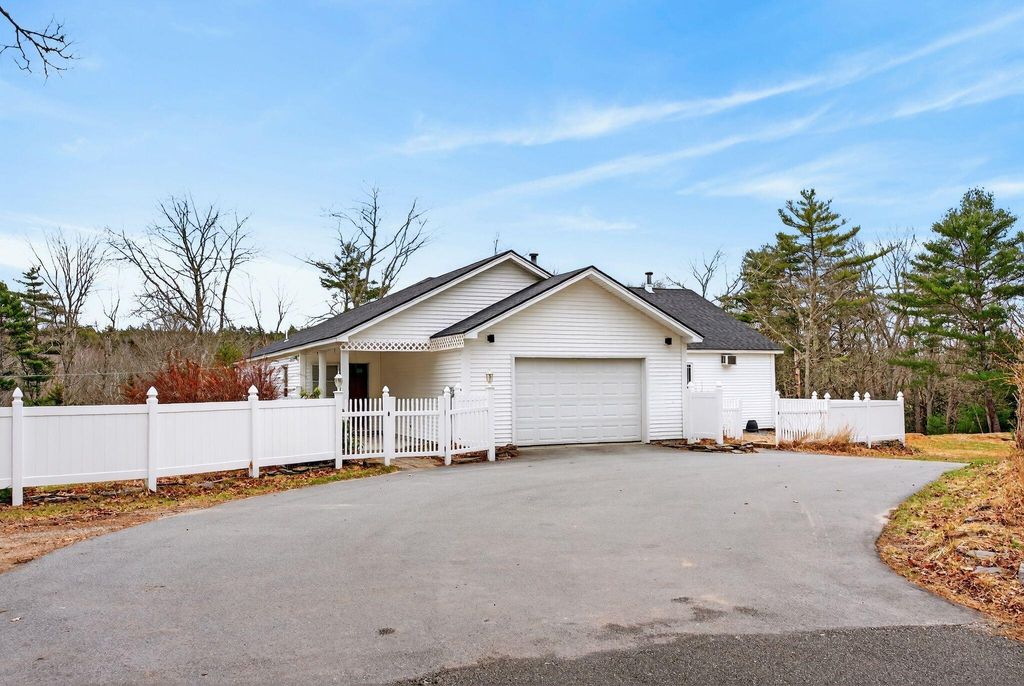 Photo of 9 Hoffman's Way, Georgetown, ME 04548 (MLS # 1657192)
