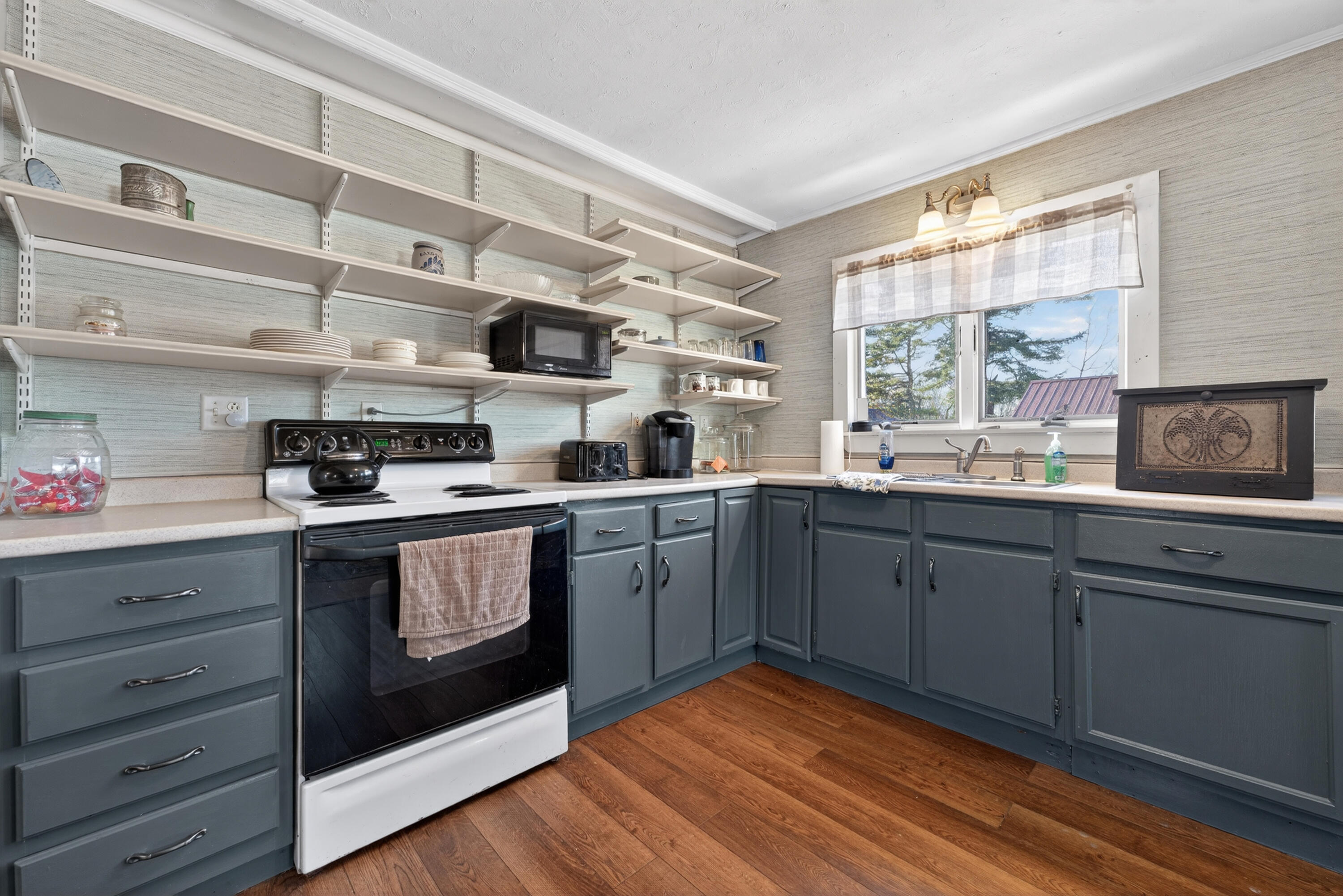 69 Kinderhook Street