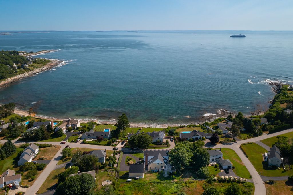 Photo of 19 Salt Spray Lane, Cape Elizabeth, ME 04107 (MLS # 1654637)