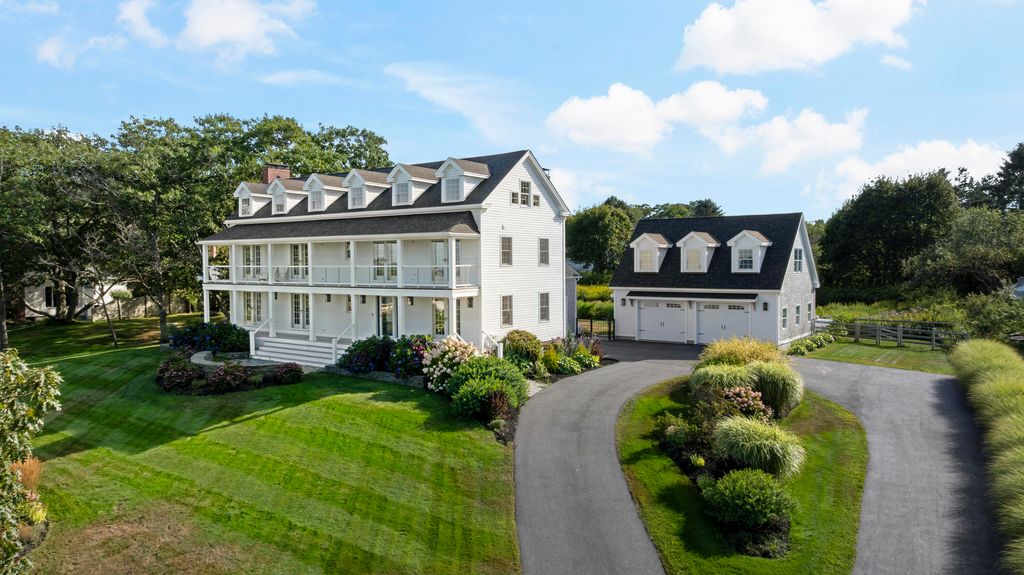 Photo of 19 Salt Spray Lane, Cape Elizabeth, ME 04107 (MLS # 1654637)