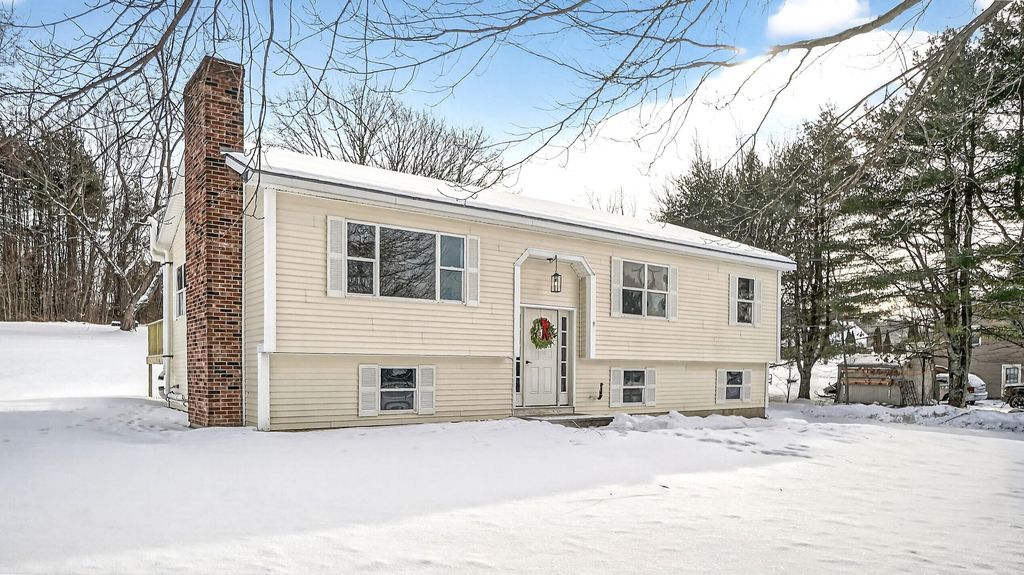 Photo of 5 Mountain View Lane, Standish, ME 04084 (MLS # 1648761)