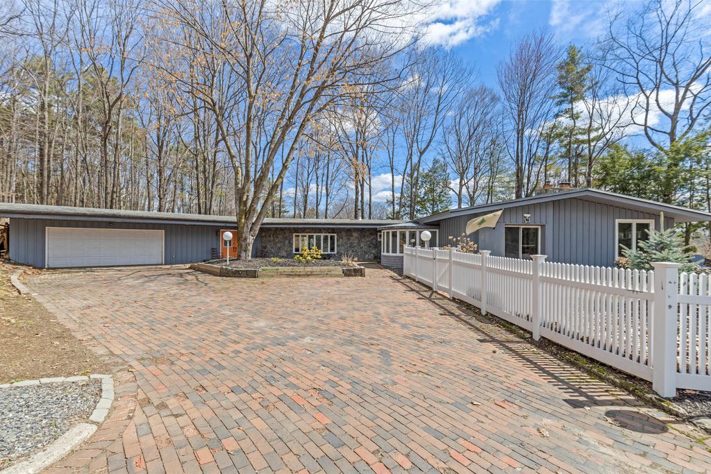 Photo of 7 Bayberry Lane, Lewiston, ME 04240 (MLS # 1658805)