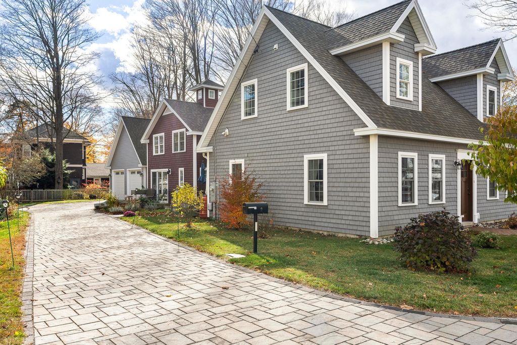 Photo of 9 Potter Street, Brunswick, ME 04011 (MLS # 1656616)