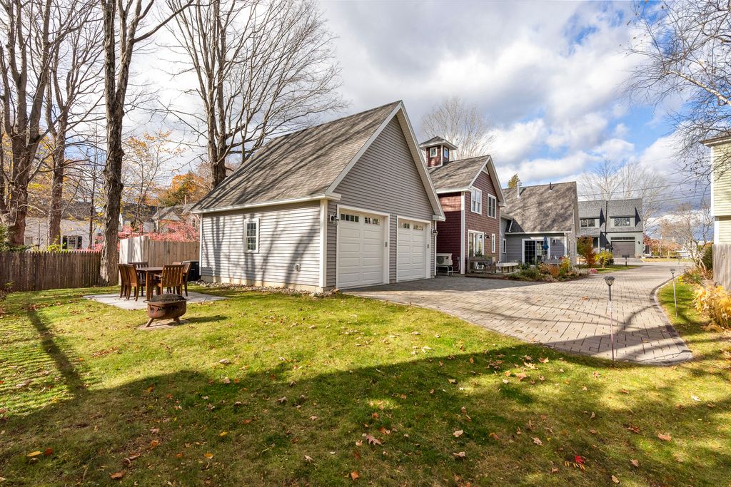 Photo of 9 Potter Street, Brunswick, ME 04011 (MLS # 1656616)