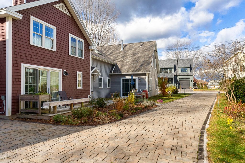 Photo of 9 Potter Street, Brunswick, ME 04011 (MLS # 1656616)