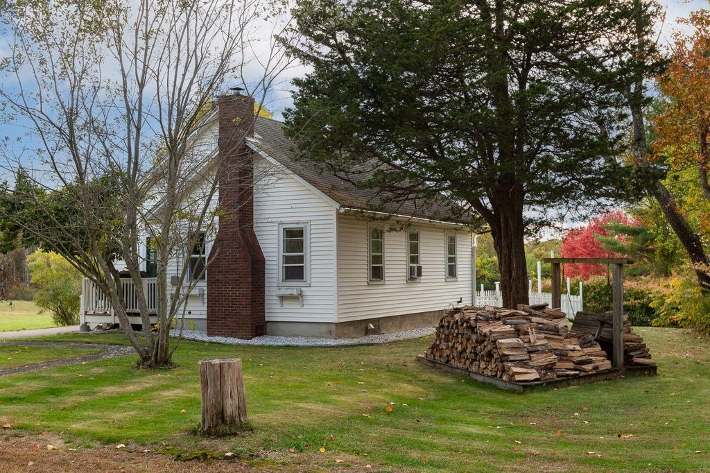 Photo of 5 Gowen Lane, York, ME 03909 (MLS # 1641356)