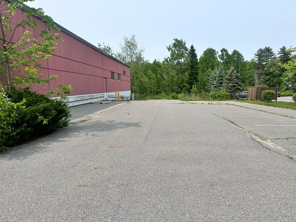 Photo of 637 Minot Avenue, Auburn, ME 04210 (MLS # 1639341)