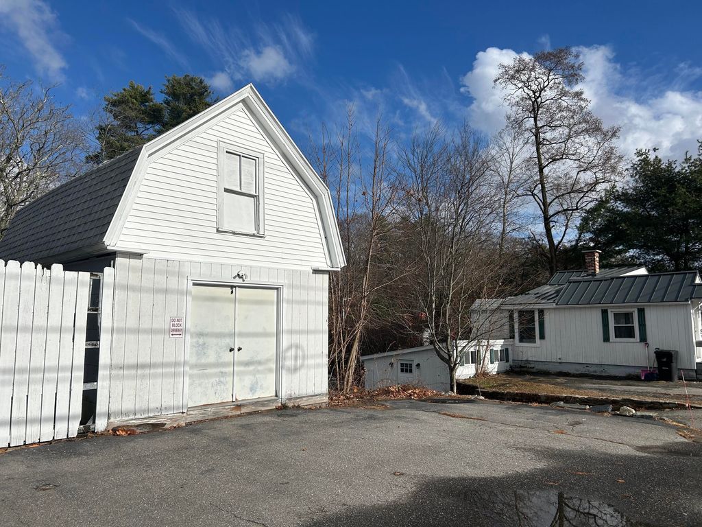 Photo of 35 Bath Road, Brunswick, ME 04011 (MLS # 1620526)