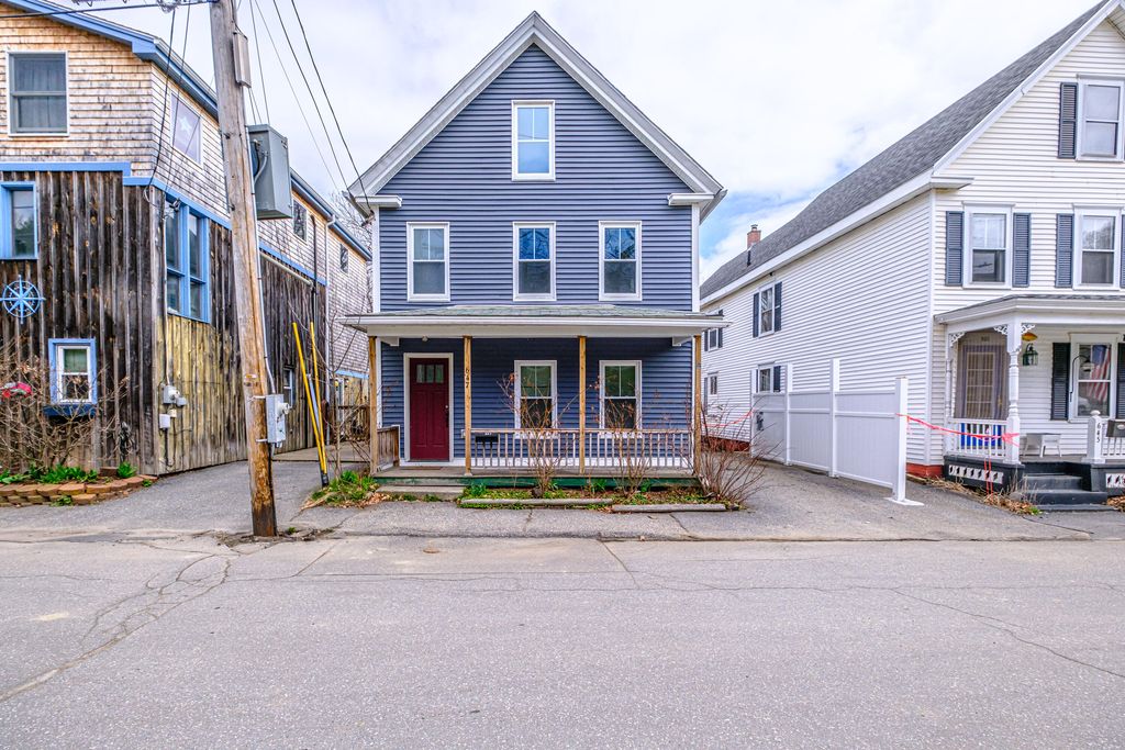 Photo of 647 Middle Street, Bath, ME 04530 (MLS # 1659525)