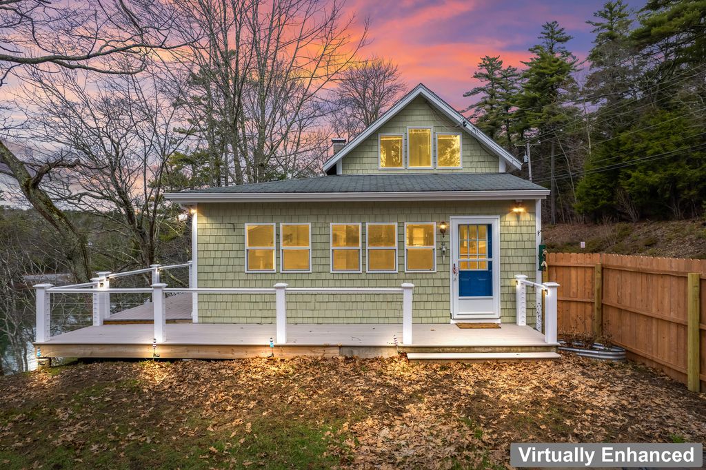 Photo of 618 Gurnet Road, Brunswick, ME 04011 (MLS # 1658255)