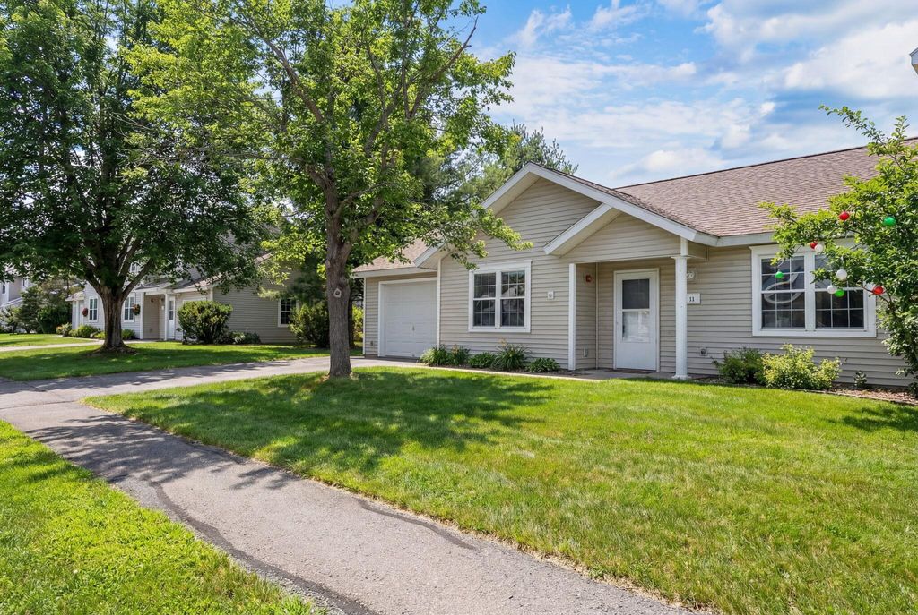 Photo of 14 Hornet Street #14, Brunswick, ME 04011 (MLS # 1652302)