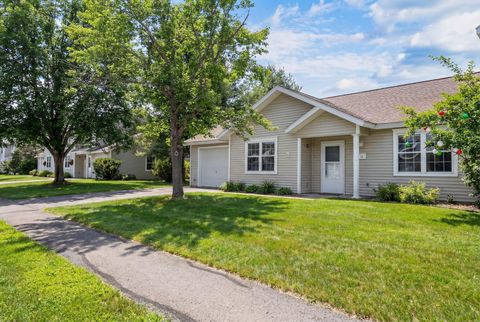 Photo of 14 Hornet Street #14, Brunswick, ME 04011 (MLS # 1652302)