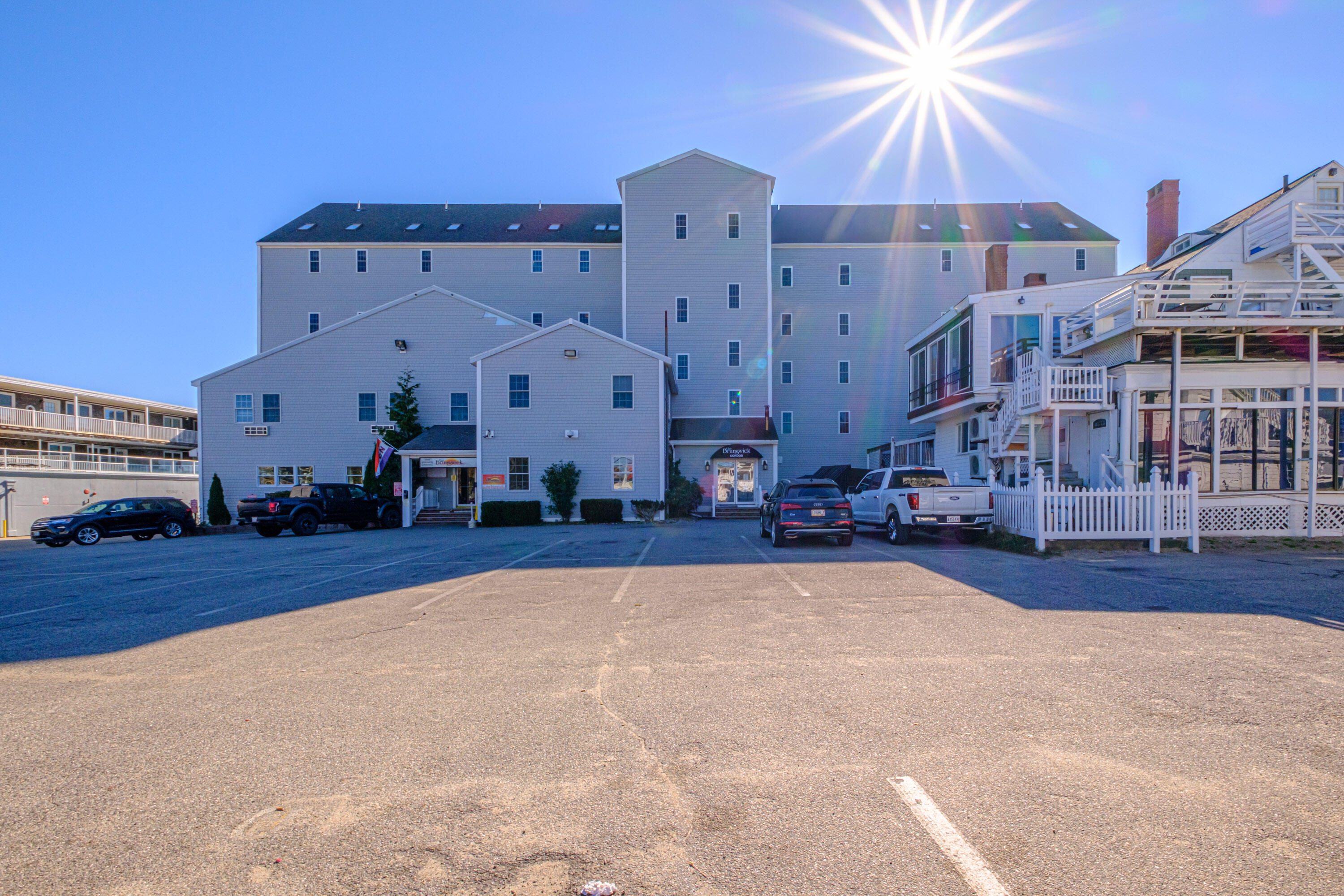 39 W. Grand Avenue 510
