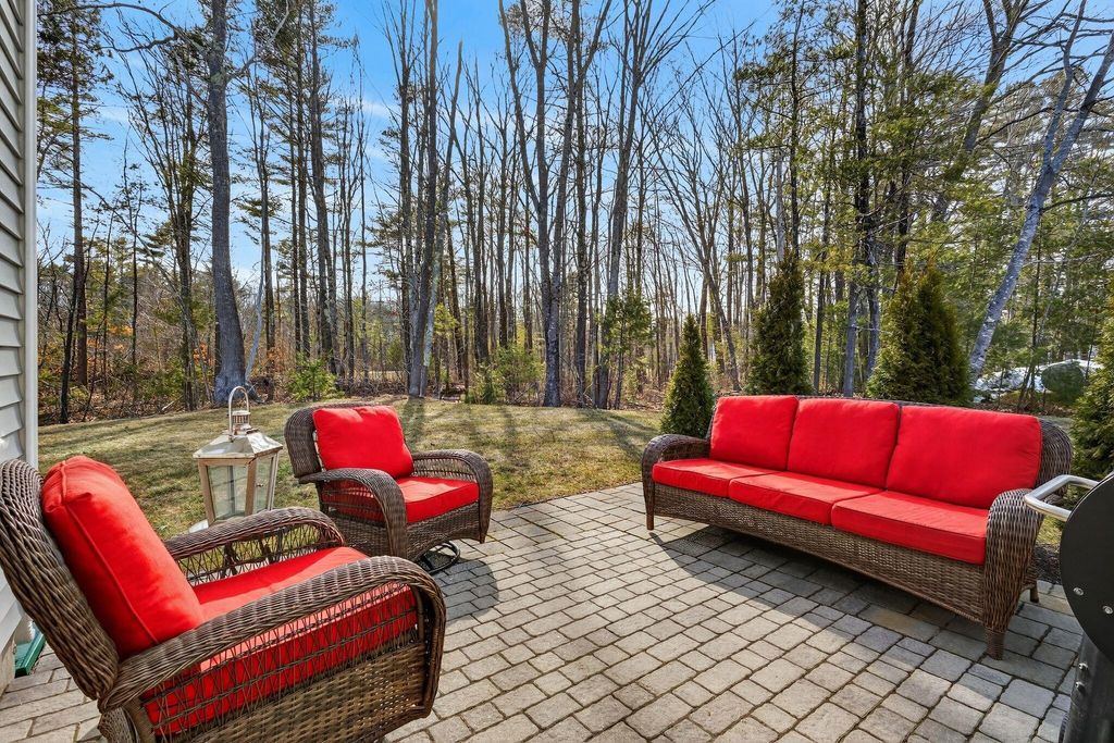 Photo of 9 Webhannet Place #7, Kennebunk, ME 04043 (MLS # 1655416)