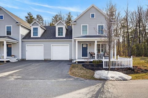Photo of 9 Webhannet Place #7, Kennebunk, ME 04043 (MLS # 1655416)