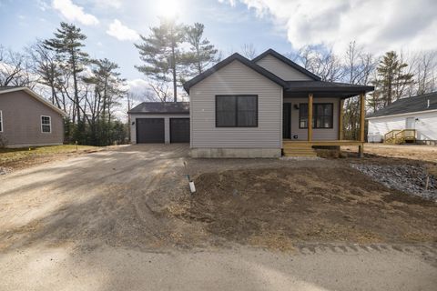 Photo of 23 Streamside Drive, Auburn, ME 04210 (MLS # 1656874)