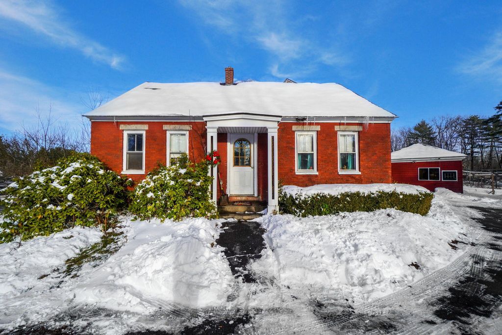 Photo of 281 Narragansett Trail, Buxton, ME 04093 (MLS # 1645786)