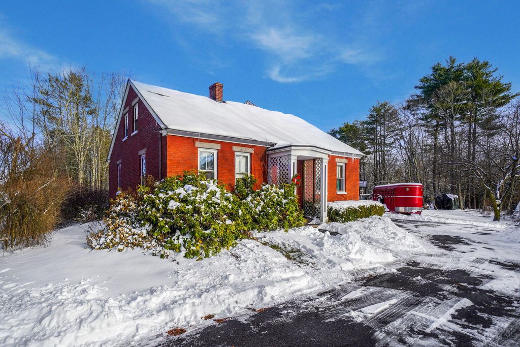 Photo of 281 Narragansett Trail, Buxton, ME 04093 (MLS # 1645786)