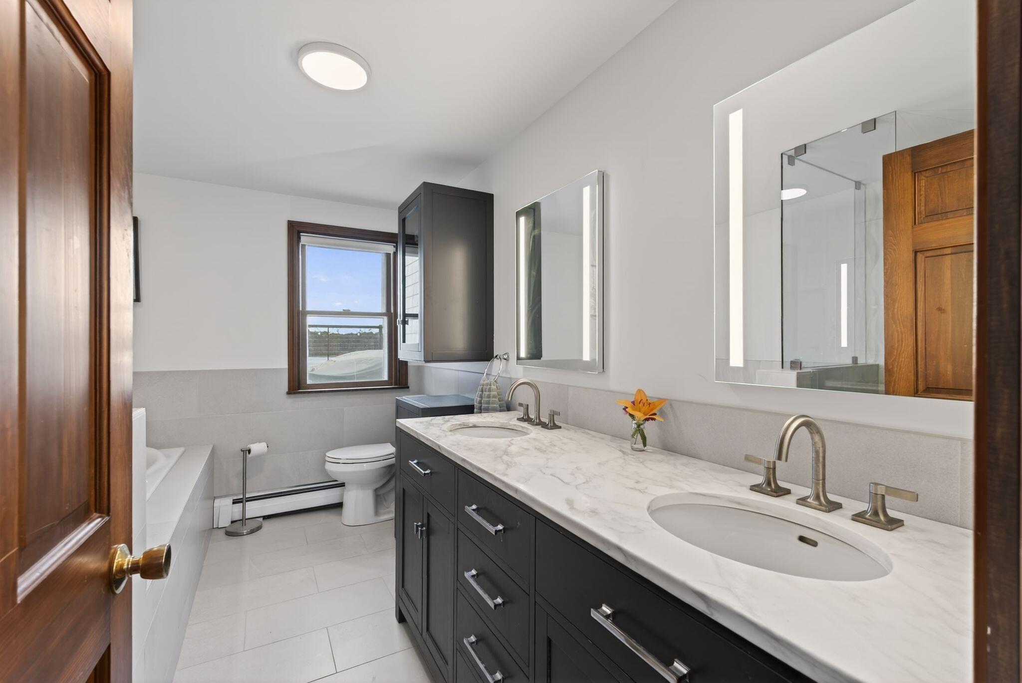 Cape Elizabeth, Maine, 04107, United States, 4 Bedrooms Bedrooms, ,4 BathroomsBathrooms,Residential,Active,2014571