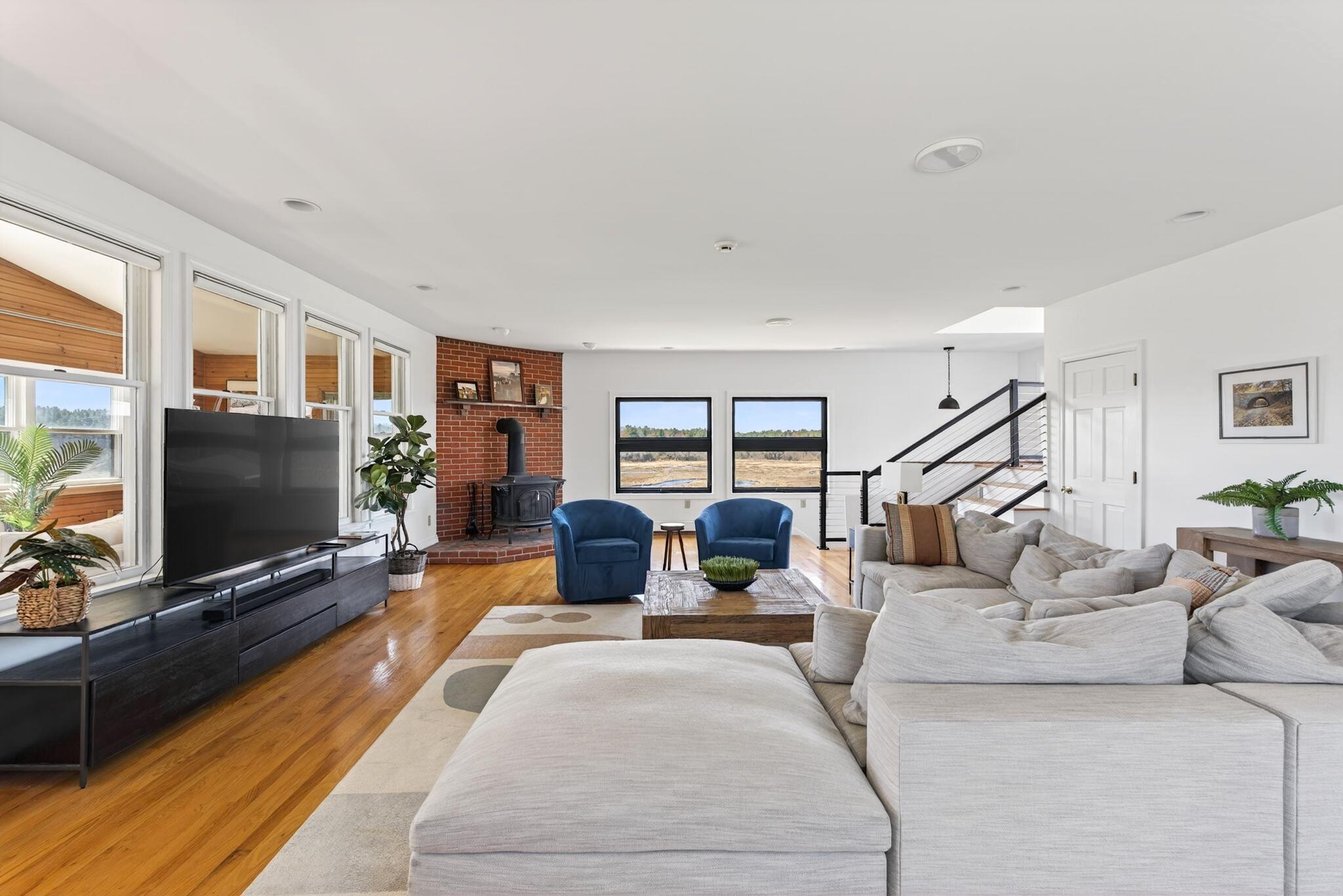 Cape Elizabeth, Maine, 04107, United States, 4 Bedrooms Bedrooms, ,4 BathroomsBathrooms,Residential,Active,2014571