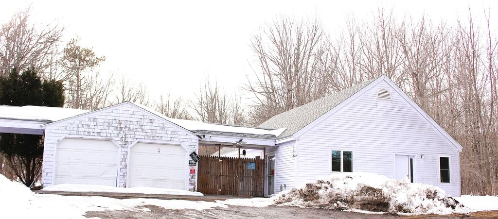 Photo of 810 Rockland Street, Rockport, ME 04856 (MLS # 1647608)