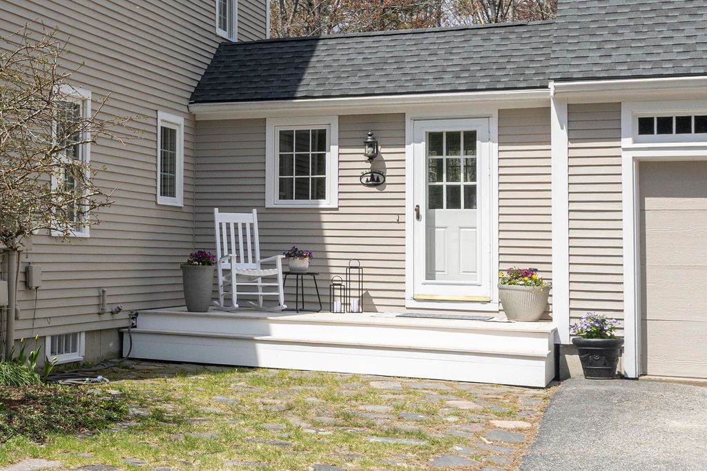 Photo of 9 Picnic Hill Road, Freeport, ME 04032 (MLS # 1660879)