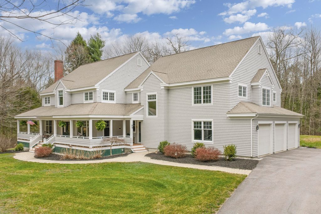 Photo of 29 Blue Moon Drive, North Yarmouth, ME 04097 (MLS # 1660906)