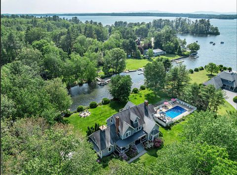 Photo of 12 Bayview Drive, Raymond, ME 04071 (MLS # 1661652)