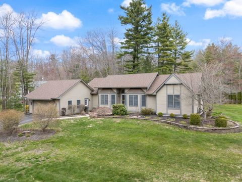 Photo of 4 Harriman Farm Road, Saco, ME 04072 (MLS # 1660570)