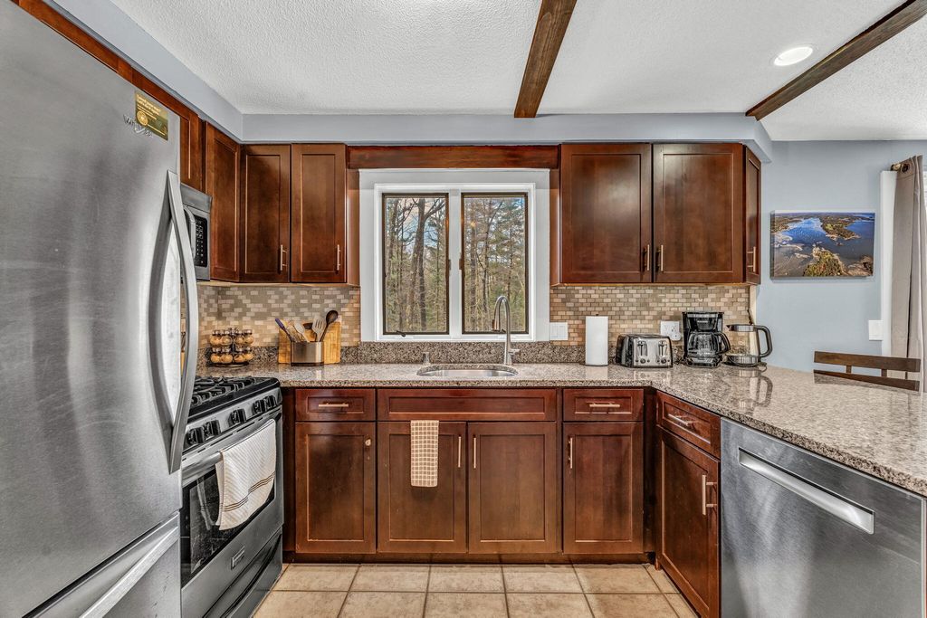 Photo of 8 Evergreen Drive, Freeport, ME 04032 (MLS # 1658382)