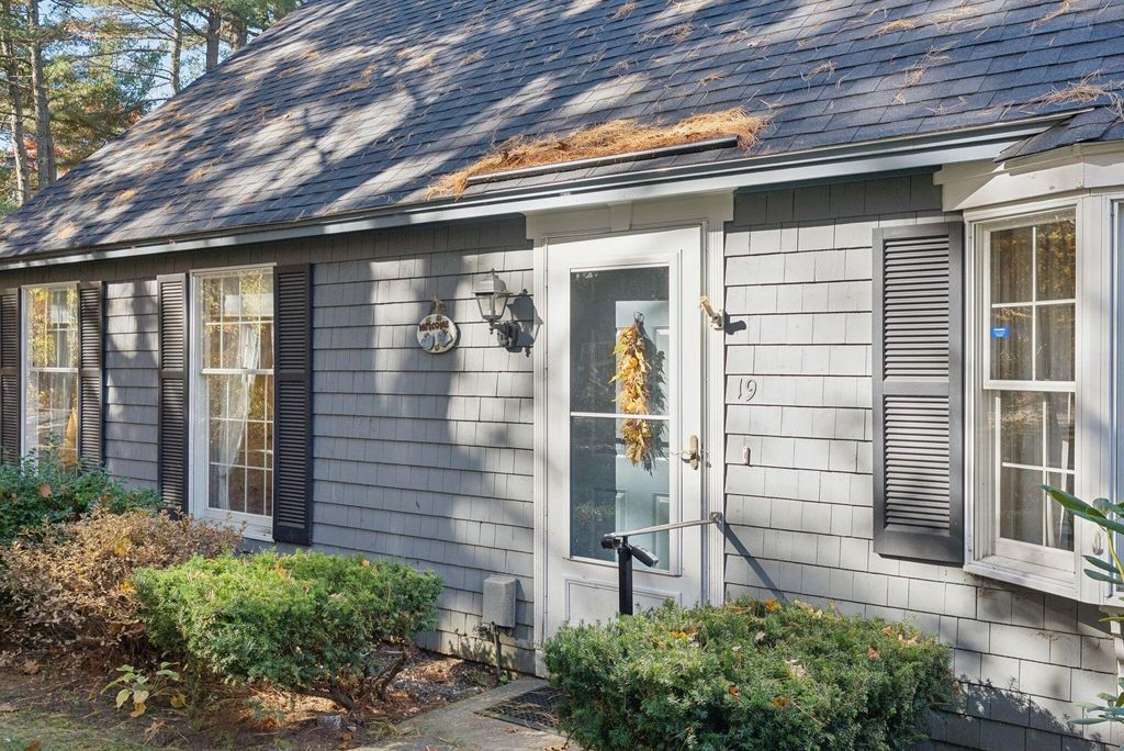 Photo of 19 Ward Circle #19, Brunswick, ME 04011 (MLS # 1642281)