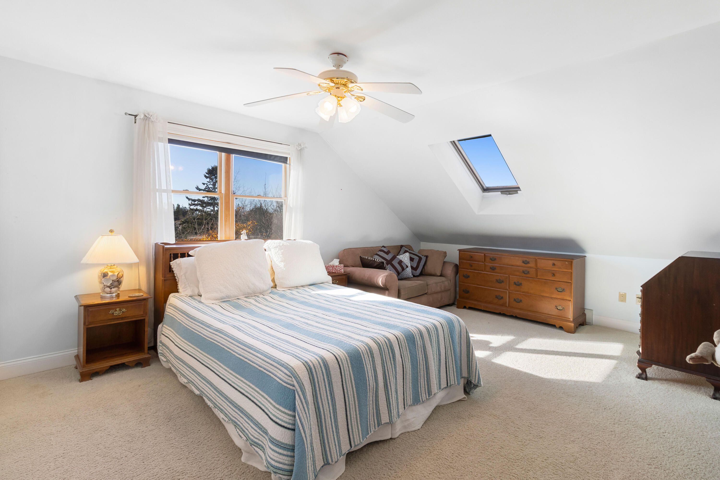 Vinalhaven, Maine, 04863, United States, 4 Bedrooms Bedrooms, ,4 BathroomsBathrooms,Residential,Active,2029769