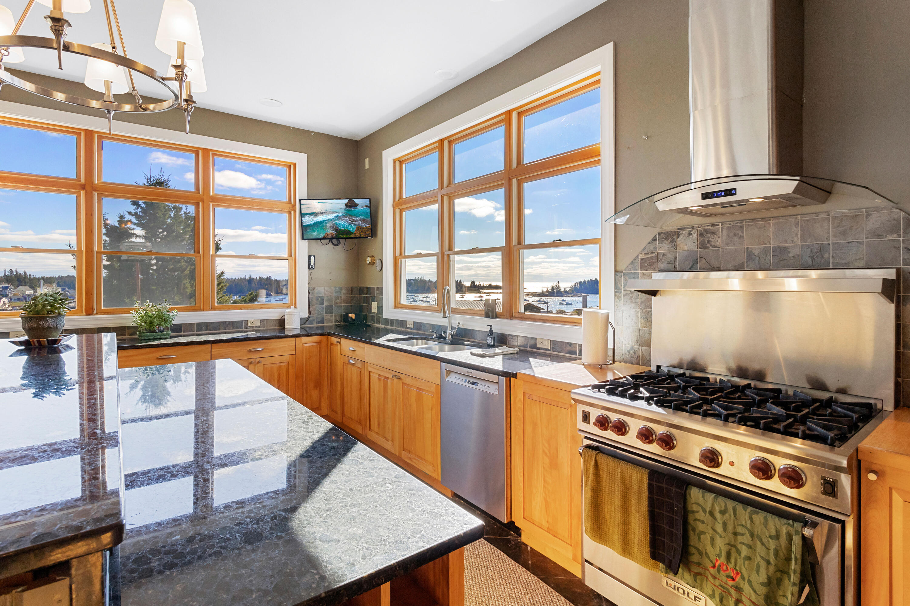 Vinalhaven, Maine, 04863, United States, 4 Bedrooms Bedrooms, ,4 BathroomsBathrooms,Residential,Active,2029769