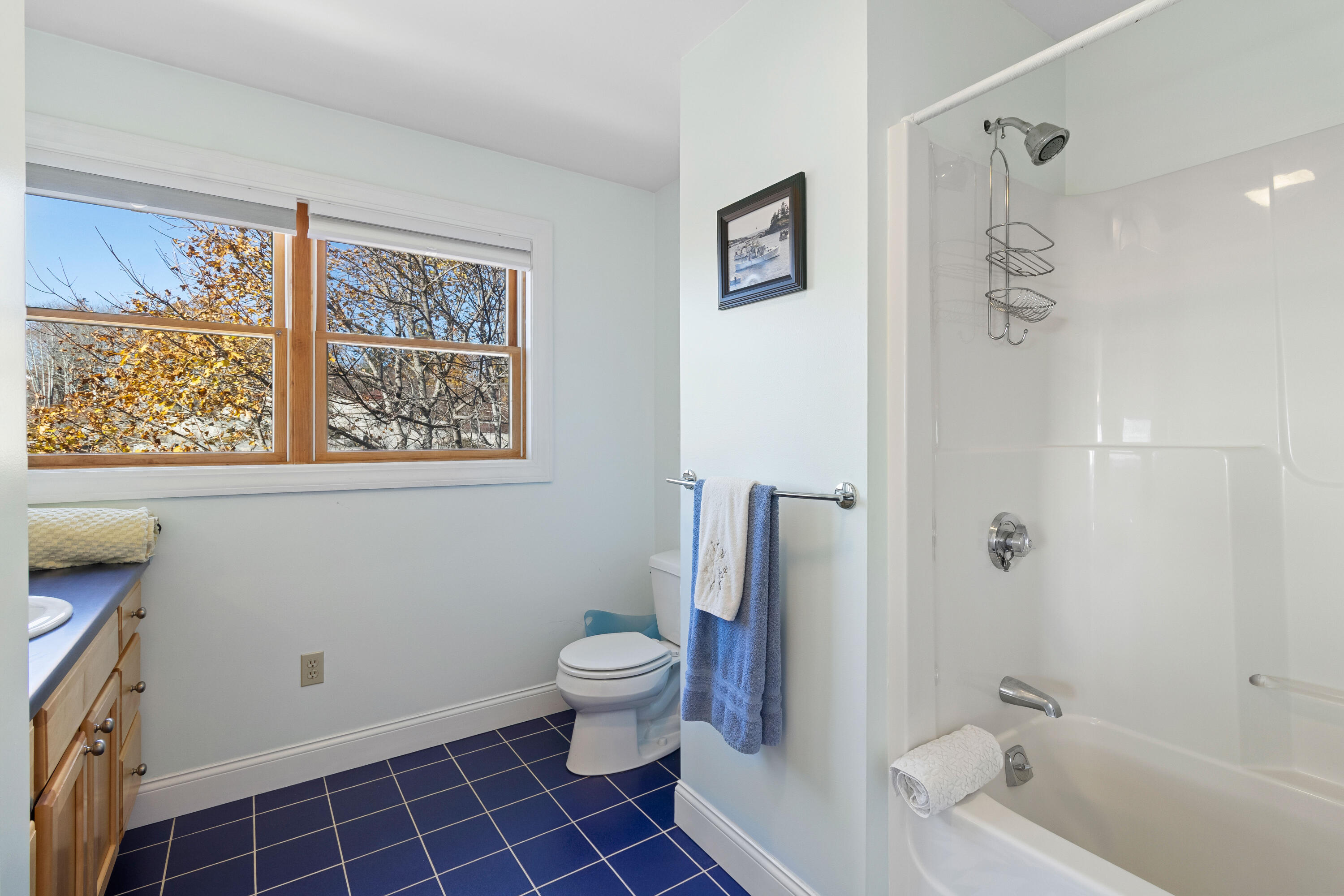 Vinalhaven, Maine, 04863, United States, 4 Bedrooms Bedrooms, ,4 BathroomsBathrooms,Residential,Active,2029769