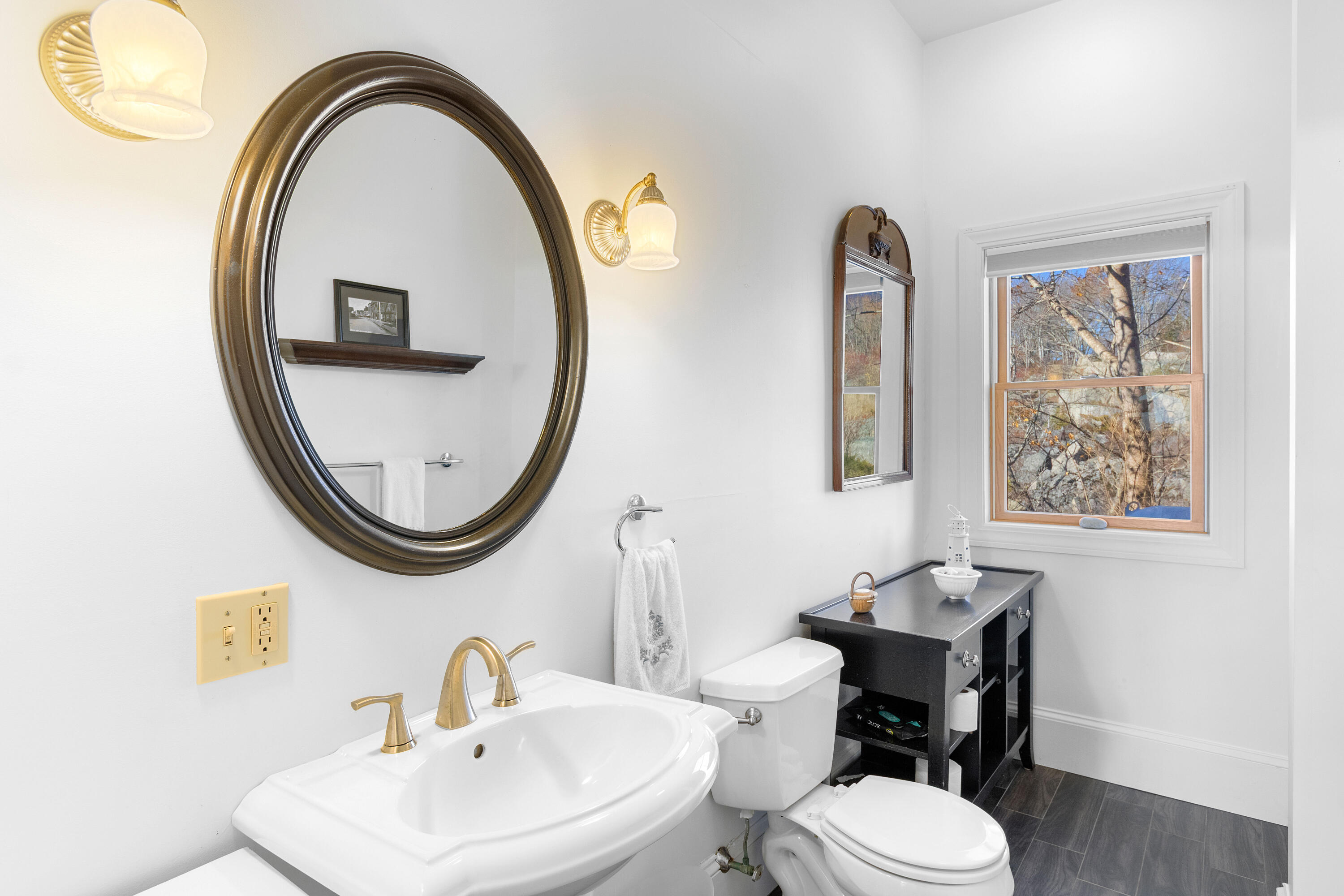 Vinalhaven, Maine, 04863, United States, 4 Bedrooms Bedrooms, ,4 BathroomsBathrooms,Residential,Active,2029769