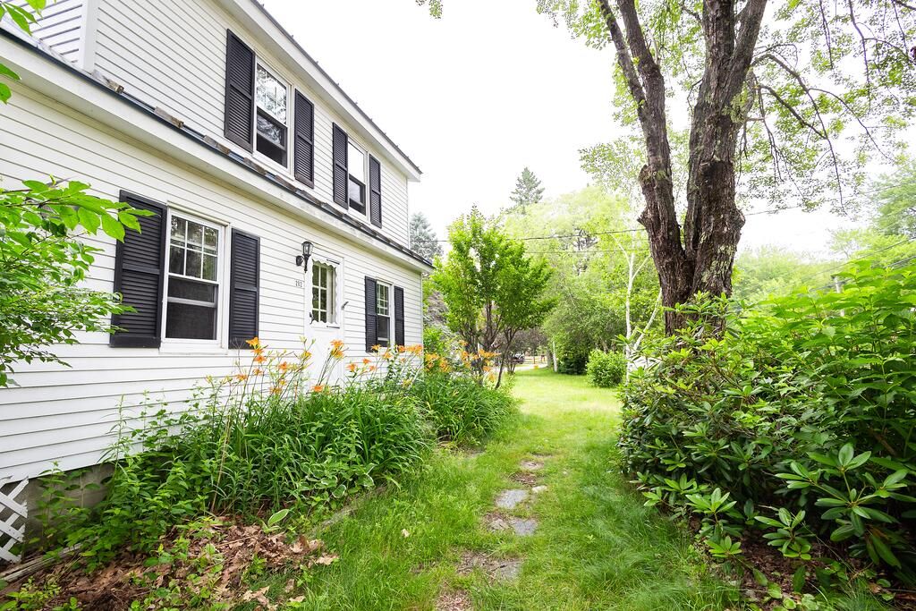 Photo of 282 Middlesex Road, Topsham, ME 04086 (MLS # 1630068)
