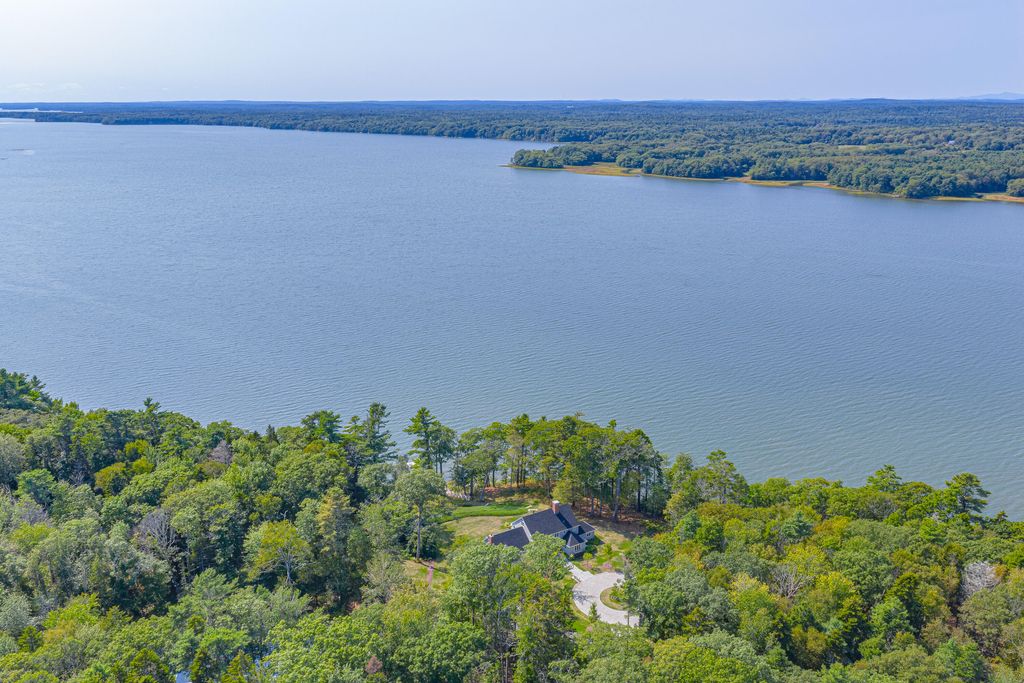 Photo of 650 Mere Point Road, Brunswick, ME 04011 (MLS # 1638106)